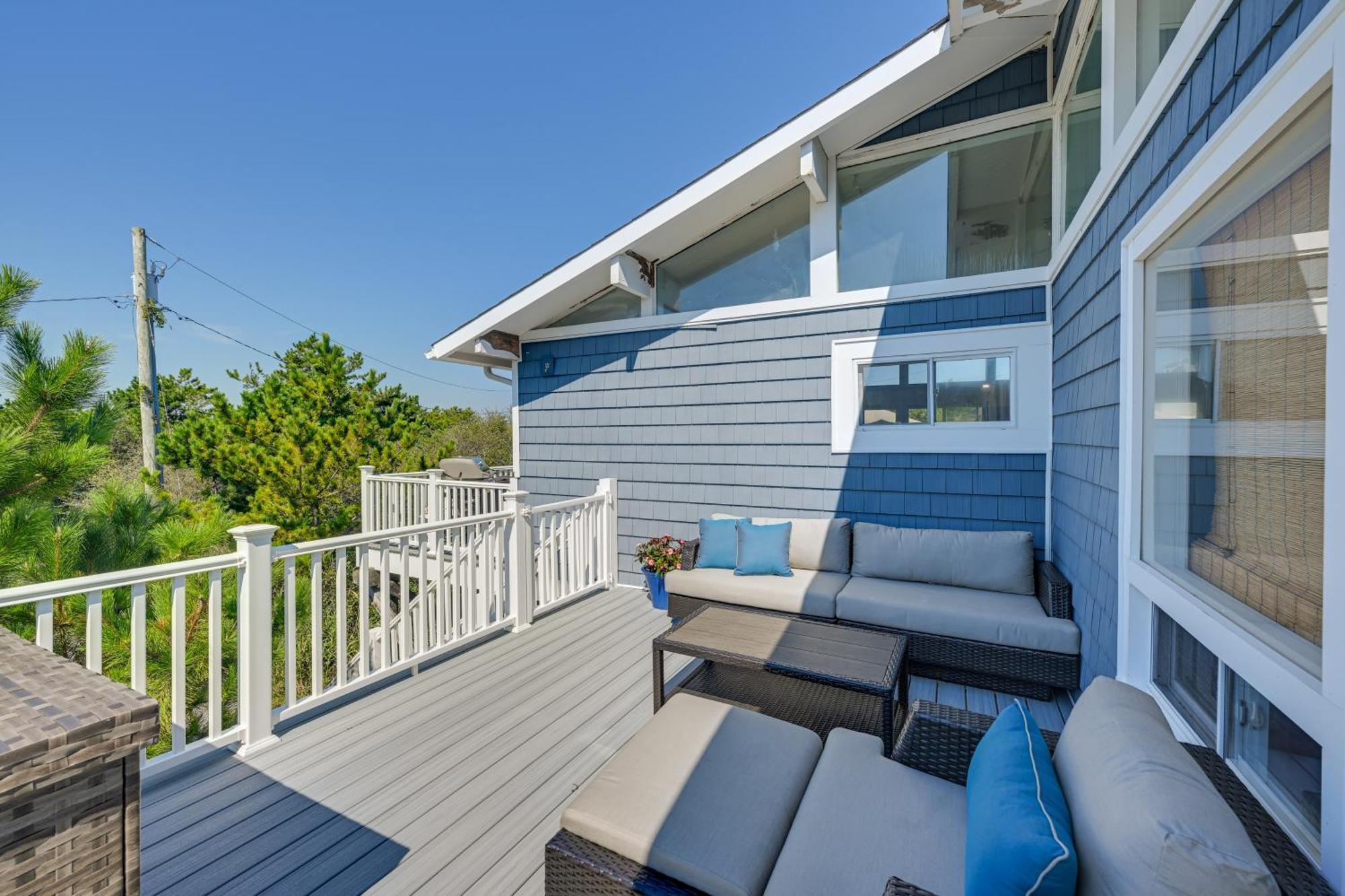 Westhampton Beach Home With Deck And Ocean Views! Eksteriør billede