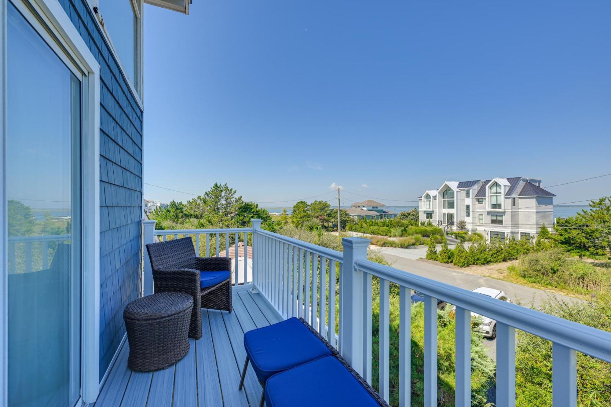 Westhampton Beach Home With Deck And Ocean Views! Eksteriør billede