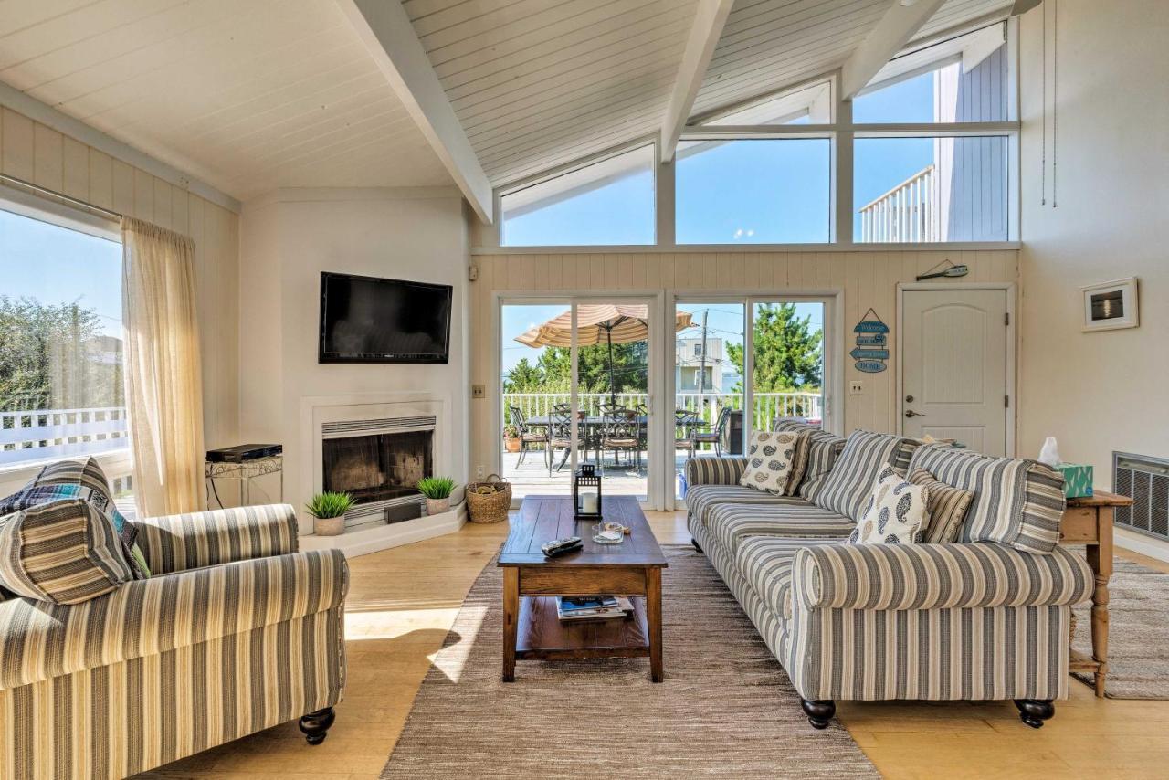 Westhampton Beach Home With Deck And Ocean Views! Eksteriør billede
