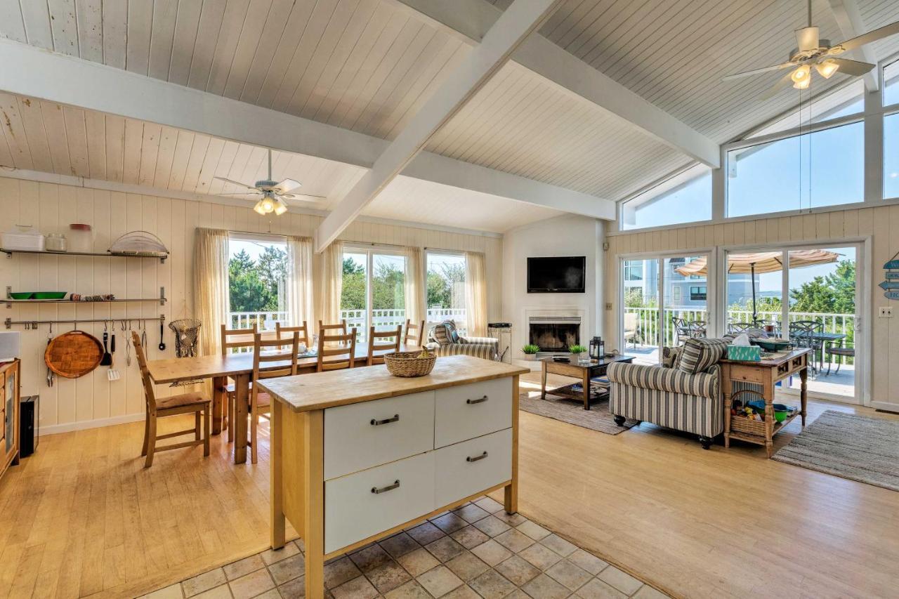 Westhampton Beach Home With Deck And Ocean Views! Eksteriør billede